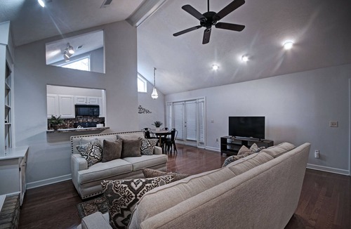 Ridgeland House | Two Bedroom Getaway Near the Reservoir