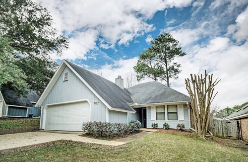 Ridgeland House | Two Bedroom Near the Reservoir by Great Fishing