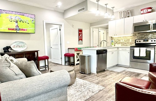 Tuscaloosa Condo | Two Blocks from Bryant-Denny Stadium @ The Twelve!