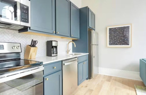 French Quarter Hotel | Two Canal Street Suites Near French Quarter + Bourbon St | The Harlequin