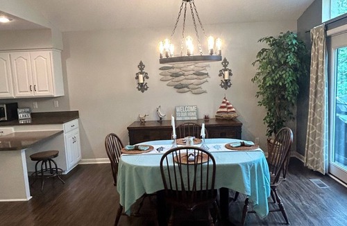 Quitman Cottage | Ultimate lakeside retreat at the charming 349 Kings Place Cottage!