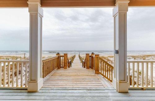 Southpointe House | Unforgettable Beachfront Condo wBalcony Gulf Views AC Shared Pool Hot Tub