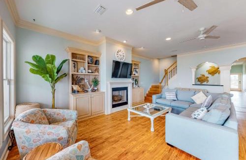 Southpointe House | Unforgettable Beachfront Condo wBalcony Gulf Views AC Shared Pool Hot Tub