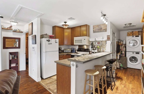 Seventh Ward House | Unique 1BD 'Urban Cabin' close to French Quarter
