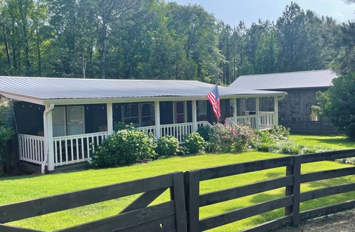 Mountville House | Unique Family Compound 1 hour from ATL. Housing for 20+ people