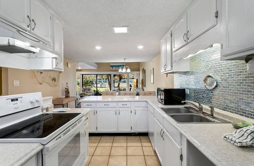 Kiska Beach Condo | Unit 14, Peaceful Palms, 2.5 Bedroom Beach Condo