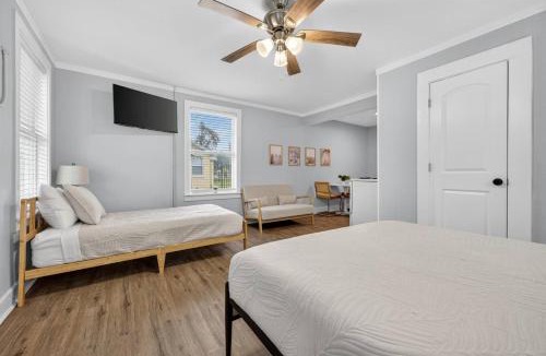 South Pensacola House | Unit 19 Tiny Haven Unwind in Pensacola