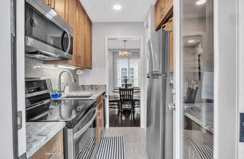 Starkville House | University Luxe, Heart of Cotton District!