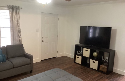 Claiborne House | Updated 3 bed, 2 bath home in West Monroe - Safe, Nice, Clean, Quiet
