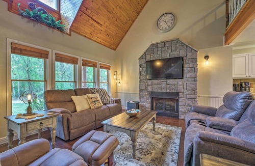 Calico Rock Cabin | Updated Cabin on White River by Boat Landing!