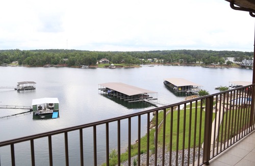 Jasper Condo | UPDATED Condo on Beautiful Smith Lake