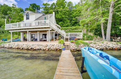 Glen Arbor House | Updated Glen Arbor Cottage on Lake: Dock & Mooring