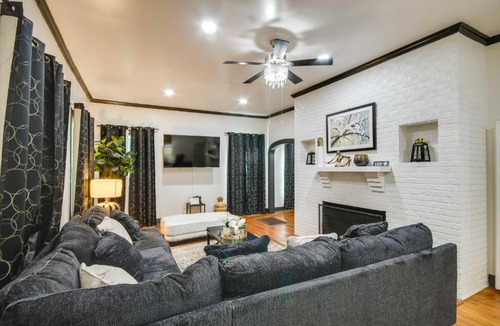 Greenwood Apartment | Updated North Greenwood Cottage < 1 Mi to Dtwn!