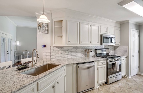 Flowood House | Updated Retreat w/Outdoor Space in Flowood!