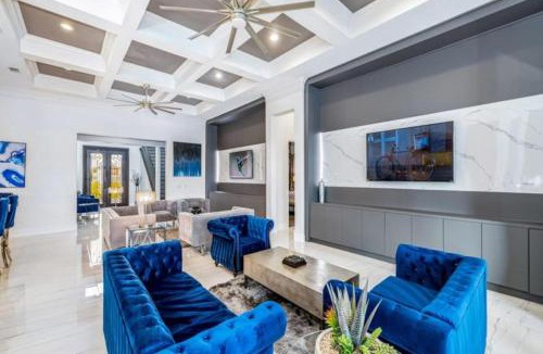 Reunion House | Upgraded 11 Bed Casino Mansion