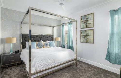 Reunion House | Upgraded 11 Bed Casino Mansion