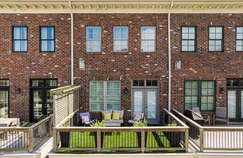 Hitch Village - Fred Wessels Homes House | Upper East River by Lucky Savannah