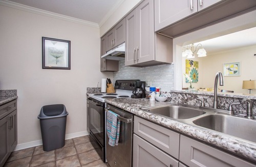 Bucktown Apartment | Upper Lakefront Comfort