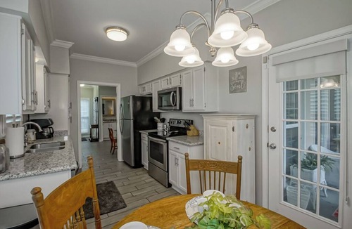 Mid City South Condo | Upscale 3BR/2BA Oasis in Bocage Near LSU & Hospitals Baton Rouge