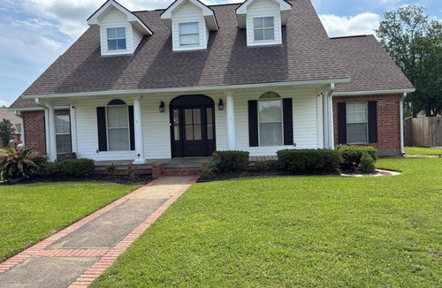 Alexandria House | Upscale Hideaway, Disney+, Fast Wi-Fi, Not-Pet Friendly, POOL Closed Sept 2024