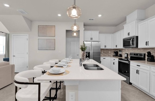 Four Corners House | Upstay Family Home w Cinema Pool BBQ Clermont