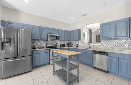 Solana House | Upstay Spacious Home w Private Pool Hot Tub