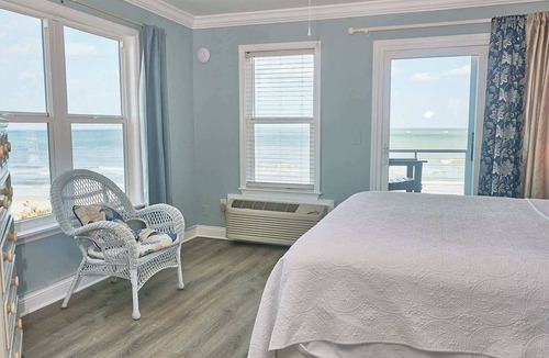 Vilano Beach Hotel | Vilano Beach - Coastal Studio