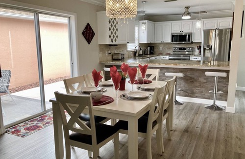 The Villages House | Villa Carmen, The Villages beside Tierra del Sol pool, sports & golf!