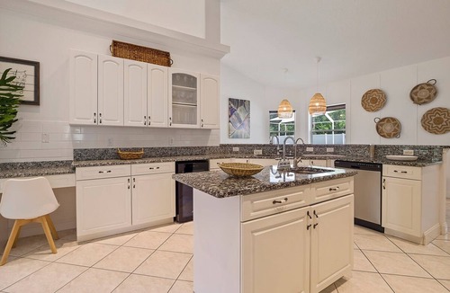 Palm Coast House | Villa LAS Palmas Beautiful Fenced-in Pool Home With Spa- Sleeps 8