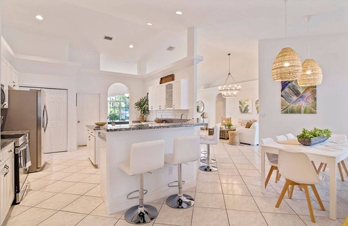Palm Coast House | Villa LAS Palmas Beautiful Fenced-in Pool Home With Spa- Sleeps 8