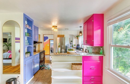 South Pensacola Villa | Villa Villa Coola – Retro Tiki-inspired zen retreat w/Huge Private Yard