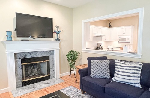Harbor Springs House | Villa West - Main Street - Downtown Harbor Springs!