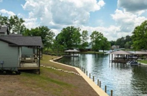 Jacksons' Gap House | Villas at Bay Ridge Unit 8