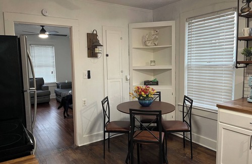 New Warrington House | Vintage bungalow with quaint modern touches, minutes to Pensacola NAS front gate