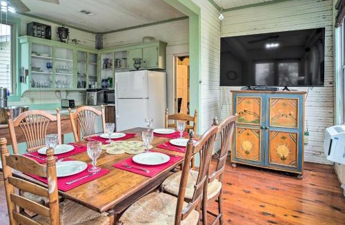 New Roads House | Vintage Louisiana Vacation Rental Home