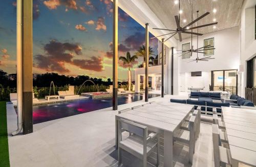Reunion House | W402J - Eclectic Estate with Location Themed Bedrooms at Reunion