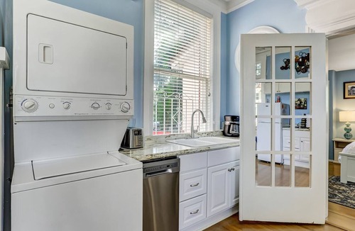 Thomas Square Apartment | Walk Everywhere in Starland, Heated Pool Access
