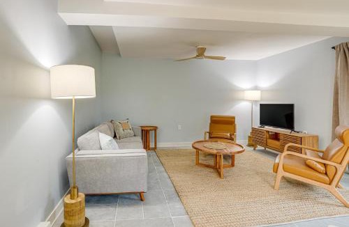 Manistee House | Walk to Beach & Lake Michigan: Manistee Bliss!