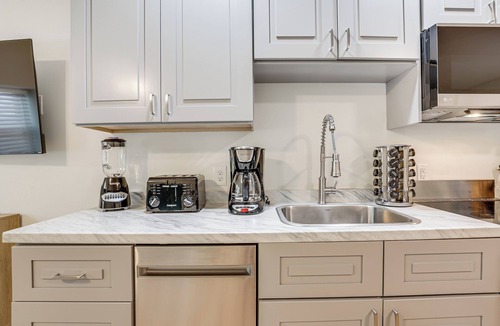 Butler Beach Apartment | Walk to Beach! St Augustine Escape, Patio & Grill