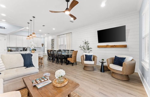 Holiday Beach House | 🏖️Walk to Beach-Great Location-4BR-The Tempest🏖️