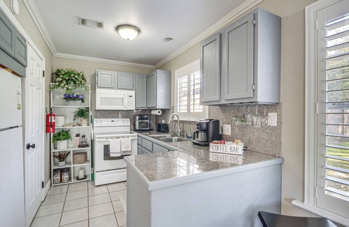 Waveland Cottage | Walk to Beach: Waveland Retreat w/Yard!