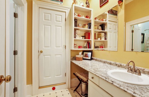 Faubourg Marigny Bed & Breakfast | Walk to French Quarter & cool off in the pool!