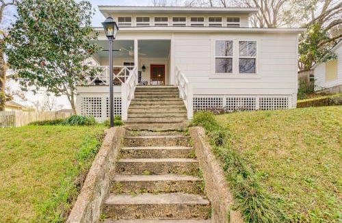 Laurel House | Walk to Historic Dtwn Laurel: Quiet Home w/Porch