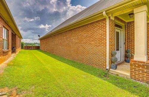 Fultondale House | Walk to Shops & Dining! Quiet Fultondale Home