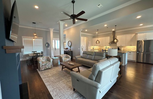 Long Beach House | Walk to the beach, POOL home, sleeps 8!