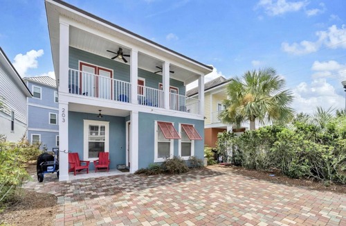 Villages of Crystal Beach House | Walk2Beach HUGE Pool Crystal Beach