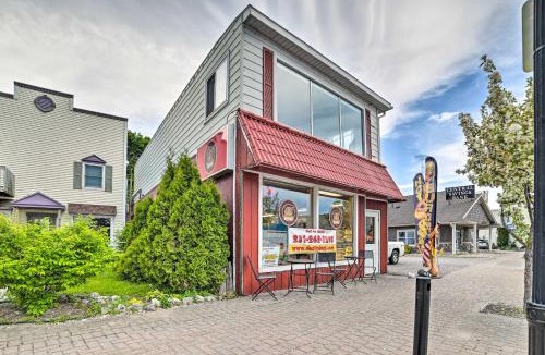 St Ignace House | Walkable St Ignace Condo w/Lake Huron Views