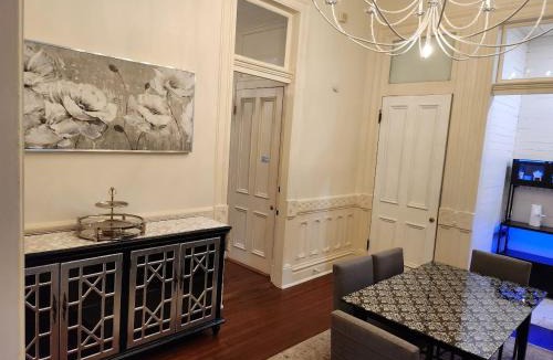 Faubourg Livaudais Apartment | Walker Mansion on St Charles Ave - Unit 4
