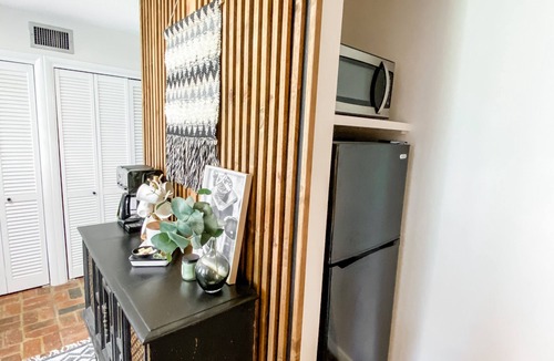 Daphne Apartment | Warm and Cozy Condo with Peaceful Golf Course Views