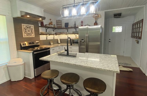 Hodges Other | Warm & inviting 1935 farmhouse near lakes-walking/riding trails modern amenities